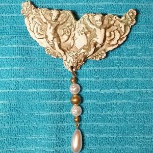 CHERUB GOLDEN & PEARL BROOCH